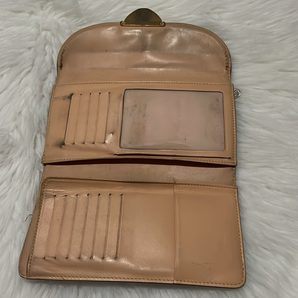Louis Vuitton wallet, used, but still has a lot of life. 100% authentic. MI0068 - Picture 10 of 16
